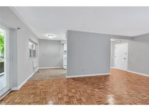 103-11 Woodman Drive S, Hamilton, ON - Indoor Photo Showing Other Room