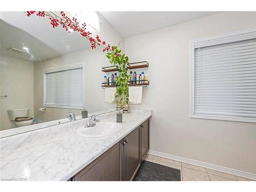 220 Bedrock Drive, Hamilton, ON - Indoor Photo Showing Bathroom