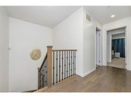 220 Bedrock Drive, Hamilton, ON - Indoor Photo Showing Other Room