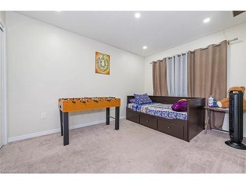 220 Bedrock Drive, Hamilton, ON - Indoor Photo Showing Bedroom