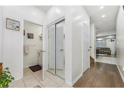 220 Bedrock Drive, Hamilton, ON - Indoor Photo Showing Other Room