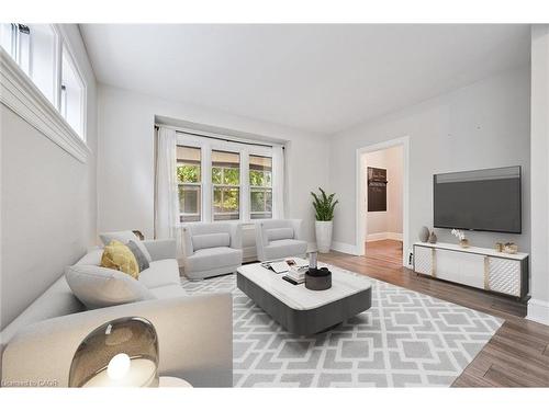 41 Rose Street, Kitchener, ON - Indoor Photo Showing Living Room