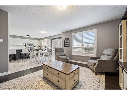 191 Green Vista Drive, Cambridge, ON - Indoor Photo Showing Living Room