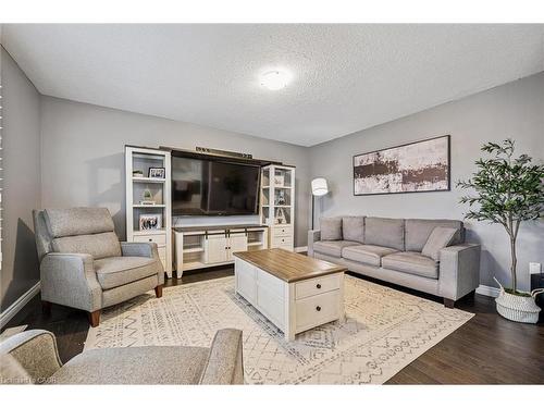 191 Green Vista Drive, Cambridge, ON - Indoor Photo Showing Living Room