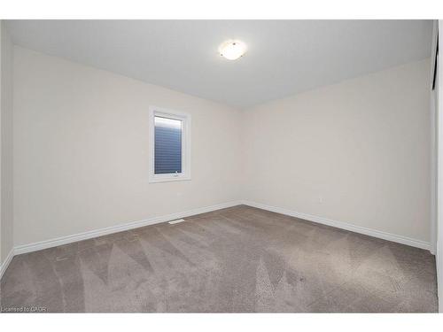 11 Frontier Drive, Thorold, ON - Indoor Photo Showing Other Room