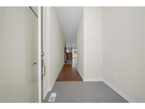 11 Frontier Drive, Thorold, ON - Indoor Photo Showing Other Room