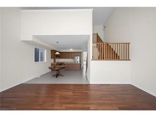 11 Frontier Drive, Thorold, ON - Indoor Photo Showing Other Room