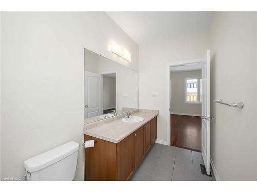 11 Frontier Drive, Thorold, ON - Indoor Photo Showing Bathroom