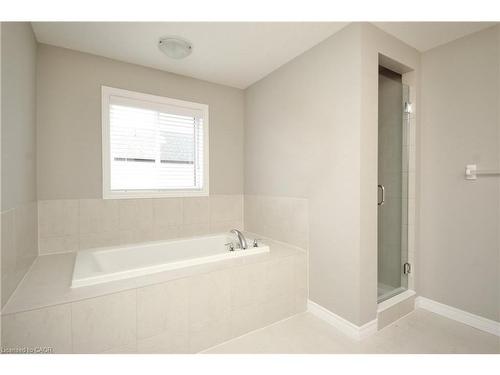 2 Crosswinds Drive, Kitchener, ON - Indoor Photo Showing Bathroom