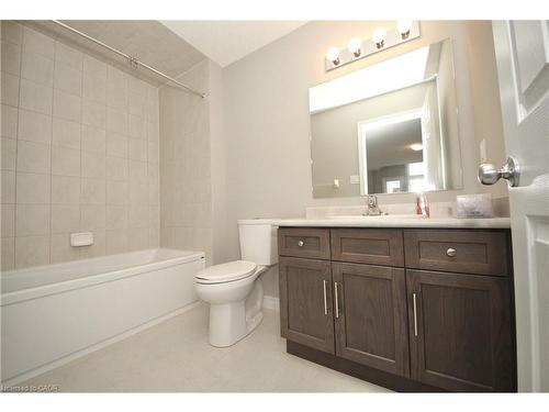 2 Crosswinds Drive, Kitchener, ON - Indoor Photo Showing Bathroom