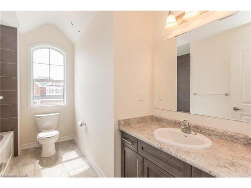 50 Shoreacres Drive, Kitchener, ON - Indoor Photo Showing Bathroom
