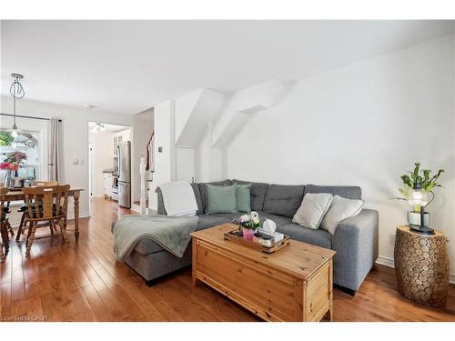 75 Ray Street N, Hamilton, ON - Indoor Photo Showing Living Room