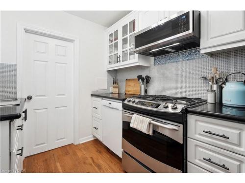 75 Ray Street N, Hamilton, ON - Indoor Photo Showing Kitchen With Upgraded Kitchen