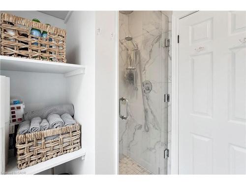 75 Ray Street N, Hamilton, ON - Indoor Photo Showing Bathroom