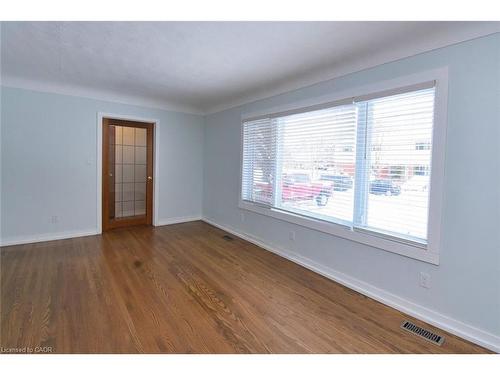 158 Howe Avenue, Hamilton, ON - Indoor Photo Showing Other Room
