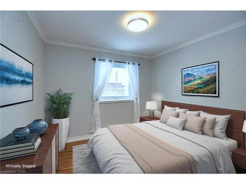 158 Howe Avenue, Hamilton, ON - Indoor Photo Showing Bedroom