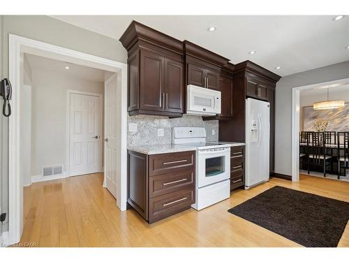 1902 Beechknoll Avenue, Mississauga, ON - Indoor Photo Showing Kitchen