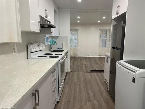 21 Stapleton Avenue, Hamilton, ON - Indoor Photo Showing Kitchen
