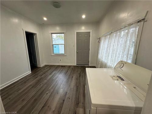 21 Stapleton Avenue, Hamilton, ON - Indoor Photo Showing Other Room