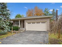 131 Woodbend Crescent  Waterloo, ON N2T 1C9