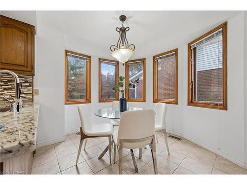 131 Woodbend Crescent, Waterloo, ON - Indoor Photo Showing Dining Room