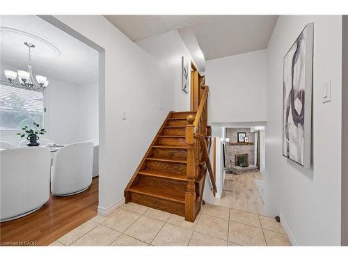 131 Woodbend Crescent, Waterloo, ON - Indoor Photo Showing Other Room