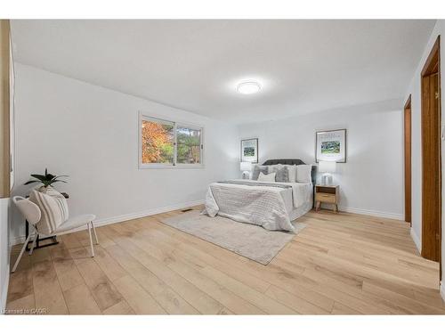 131 Woodbend Crescent, Waterloo, ON - Indoor Photo Showing Bedroom