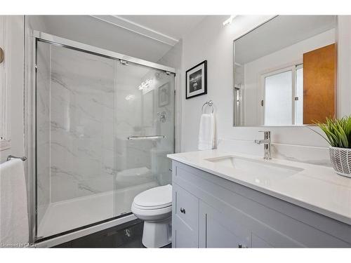131 Woodbend Crescent, Waterloo, ON - Indoor Photo Showing Bathroom