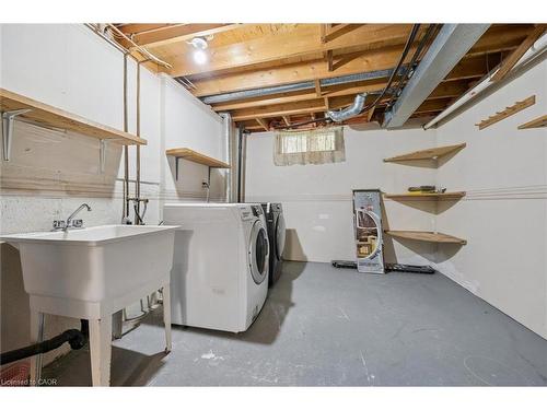 131 Woodbend Crescent, Waterloo, ON - Indoor Photo Showing Laundry Room