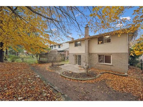 131 Woodbend Crescent, Waterloo, ON - Outdoor