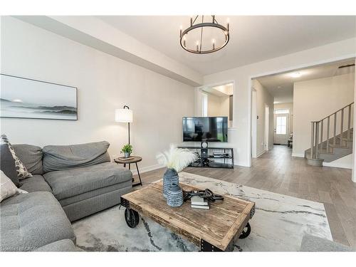 116 Whithorn Crescent, Caledonia, ON - Indoor Photo Showing Living Room