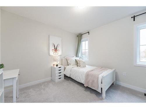 116 Whithorn Crescent, Caledonia, ON - Indoor Photo Showing Bedroom