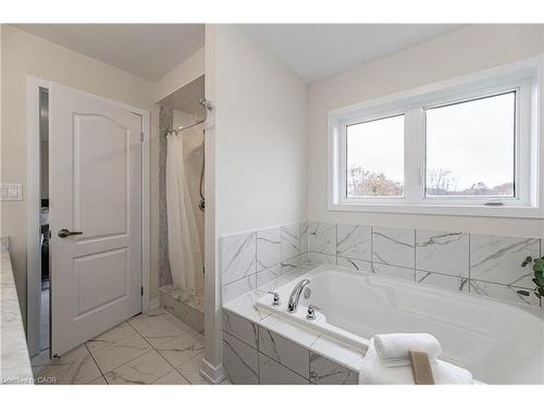 116 Whithorn Crescent, Caledonia, ON - Indoor Photo Showing Bathroom