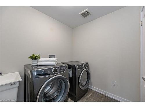 116 Whithorn Crescent, Caledonia, ON - Indoor Photo Showing Laundry Room