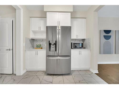 285 Broadacre Drive, Kitchener, ON - Indoor Photo Showing Kitchen