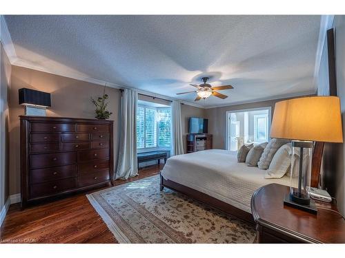 1338 Prince Albert Court, Mississauga, ON - Indoor Photo Showing Bedroom