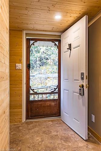 6 Begue Street, Dundas, ON - Indoor Photo Showing Other Room