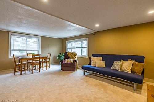 6 Begue Street, Dundas, ON - Indoor