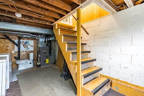 6 Begue Street, Dundas, ON - Indoor Photo Showing Other Room