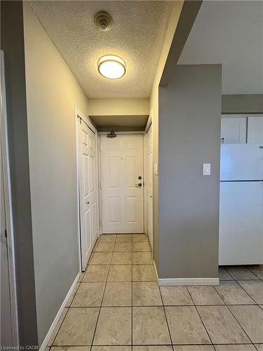 1609-1270 Maple Crossing Boulevard, Burlington, ON - Indoor Photo Showing Other Room