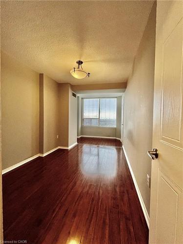 1609-1270 Maple Crossing Boulevard, Burlington, ON - Indoor Photo Showing Other Room