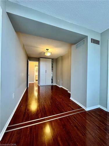 1609-1270 Maple Crossing Boulevard, Burlington, ON - Indoor Photo Showing Other Room