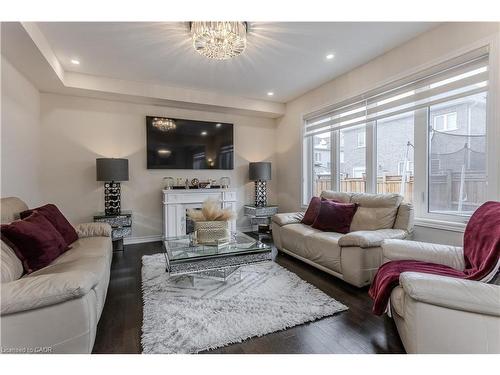 39 Mcwatters Street, Binbrook, ON - Indoor Photo Showing Living Room