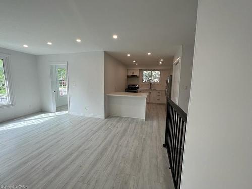 Upper-22 Macoomb Drive, Welland, ON - Indoor