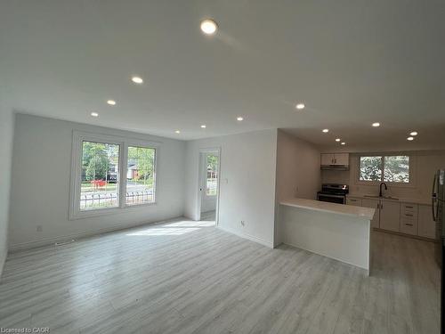 Upper-22 Macoomb Drive, Welland, ON - Indoor