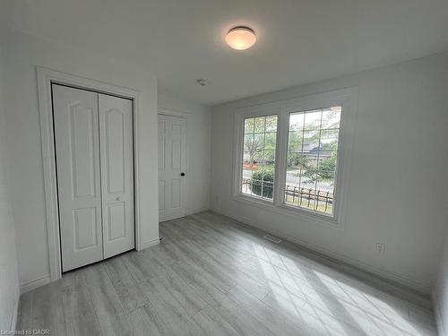 Upper-22 Macoomb Drive, Welland, ON - Indoor Photo Showing Other Room