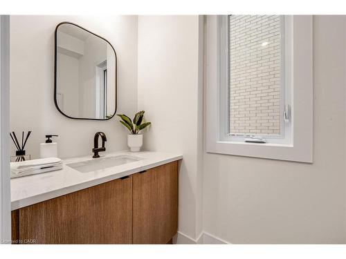 83 Dunnigan Drive, Kitchener, ON - Indoor Photo Showing Bathroom