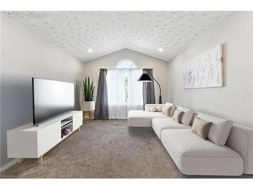 1027 Baron Drive, Fort Erie, ON - Indoor Photo Showing Living Room