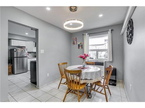 19-271 Thames Street, Ingersoll, ON - Indoor Photo Showing Dining Room