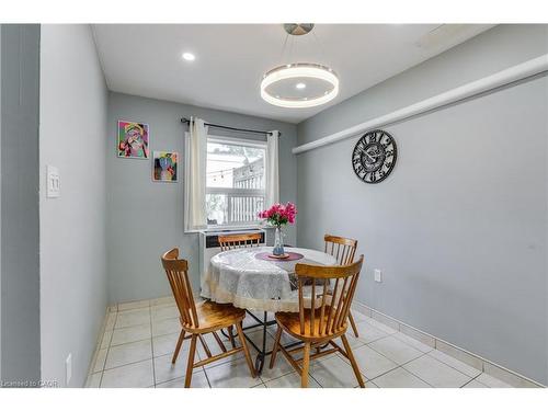 19-271 Thames Street, Ingersoll, ON - Indoor Photo Showing Dining Room
